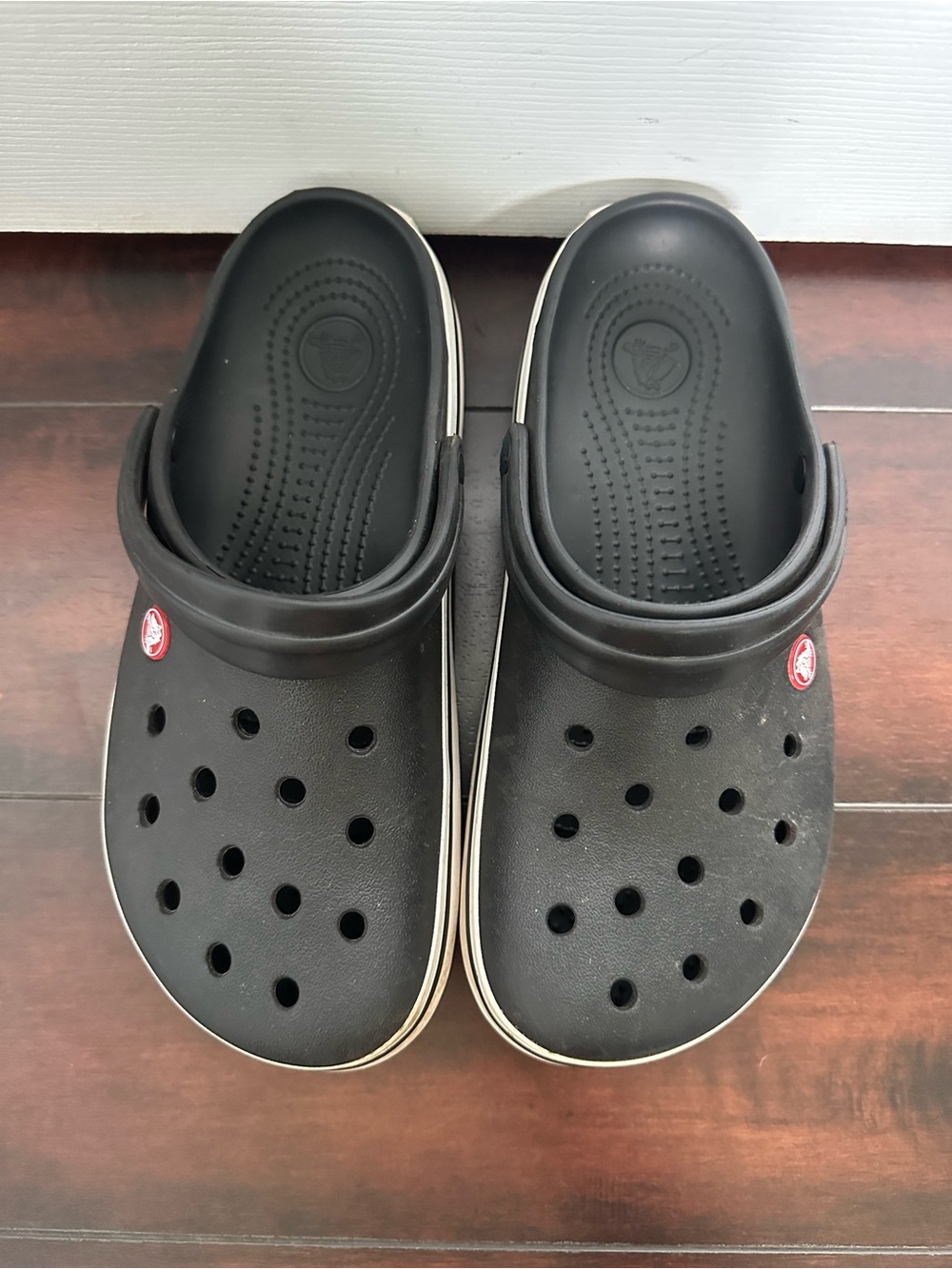 Size 10 Crocs Women’s Crocs and Clogs Black White Comfort Slip On Shoes - Picture 6 of 10